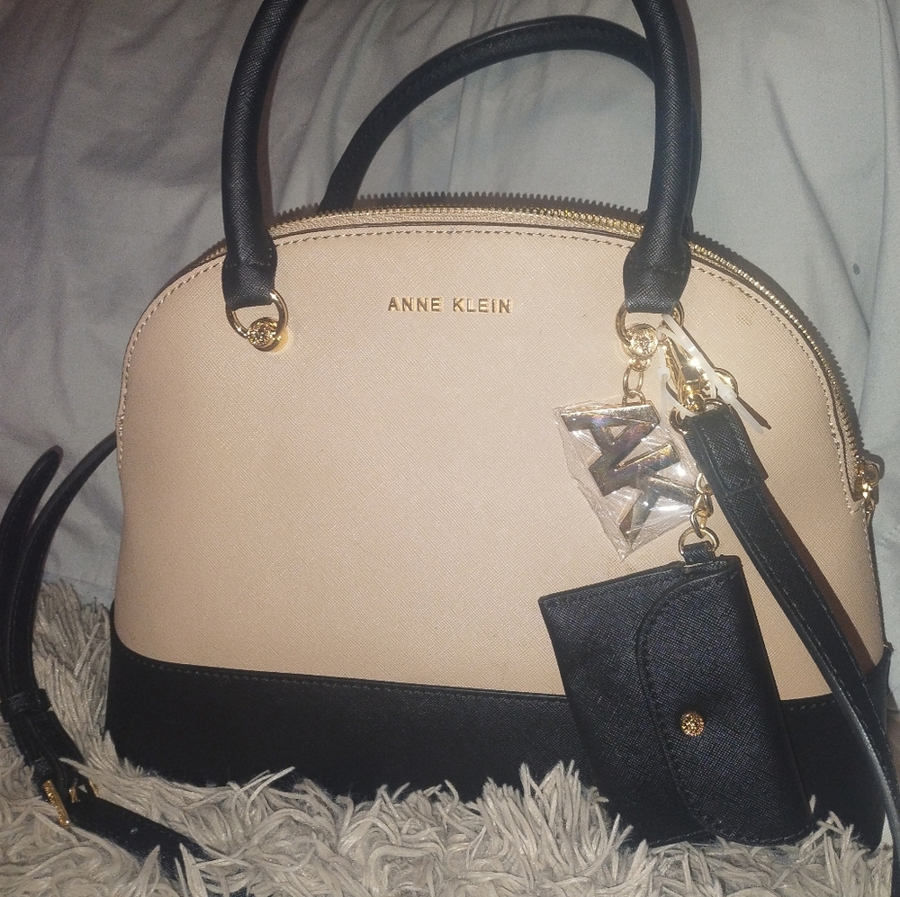 ✨Anne Klein Triple Compartment Dome Satchel With 3 Holder Card Case